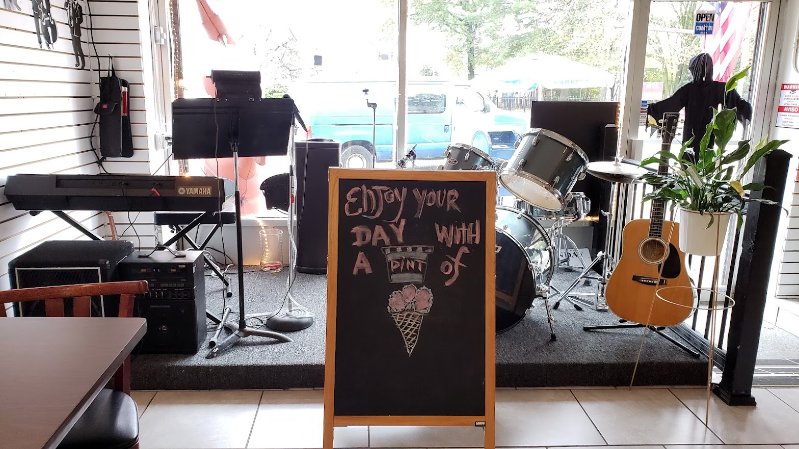 Dippy Sippy Ice Cream & Desserts