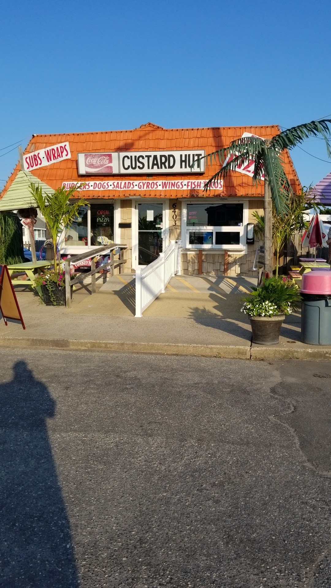 Custard Hut and Pizza