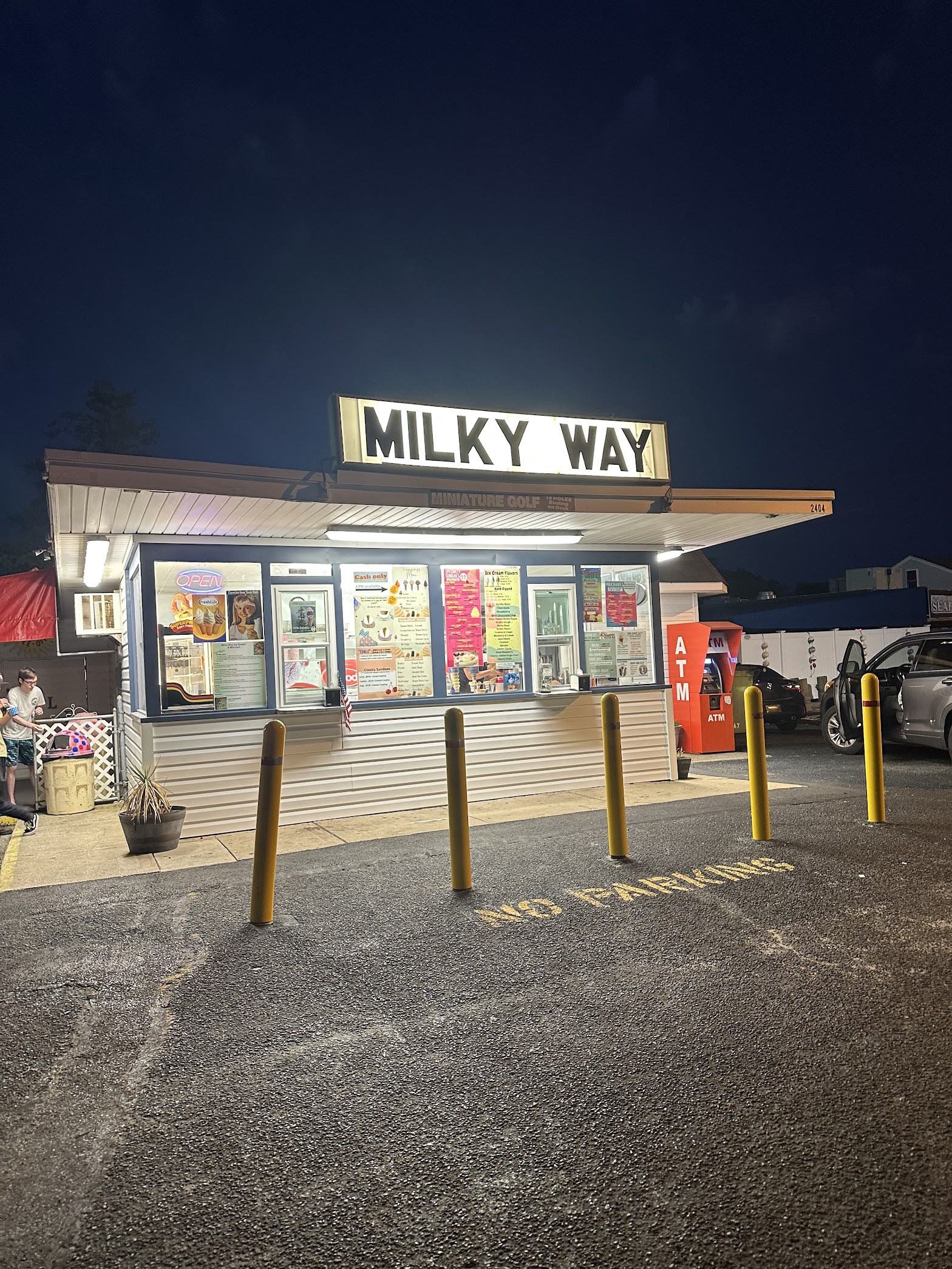 Milky Way Ice Cream & Mini Golf photo