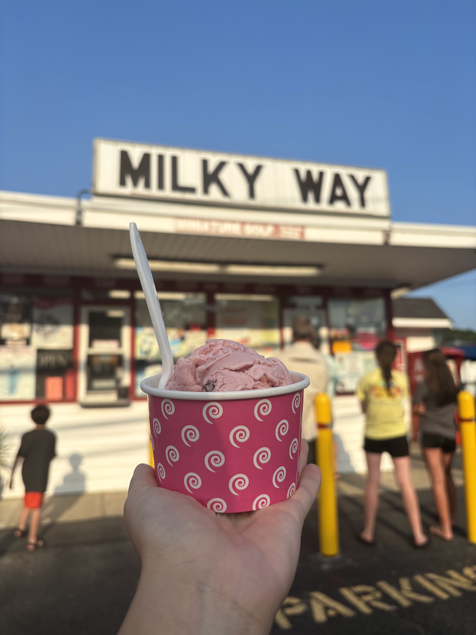 Milky Way Ice Cream & Mini Golf photo
