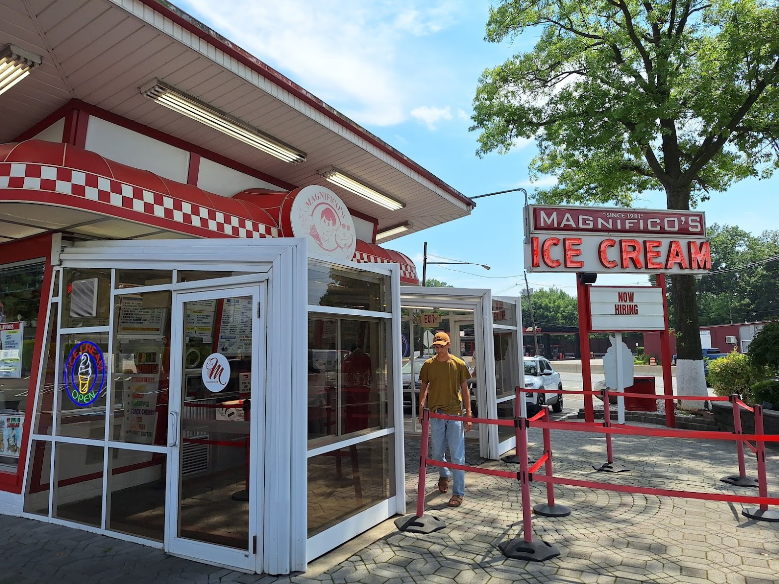 Magnifico's Ice Cream
