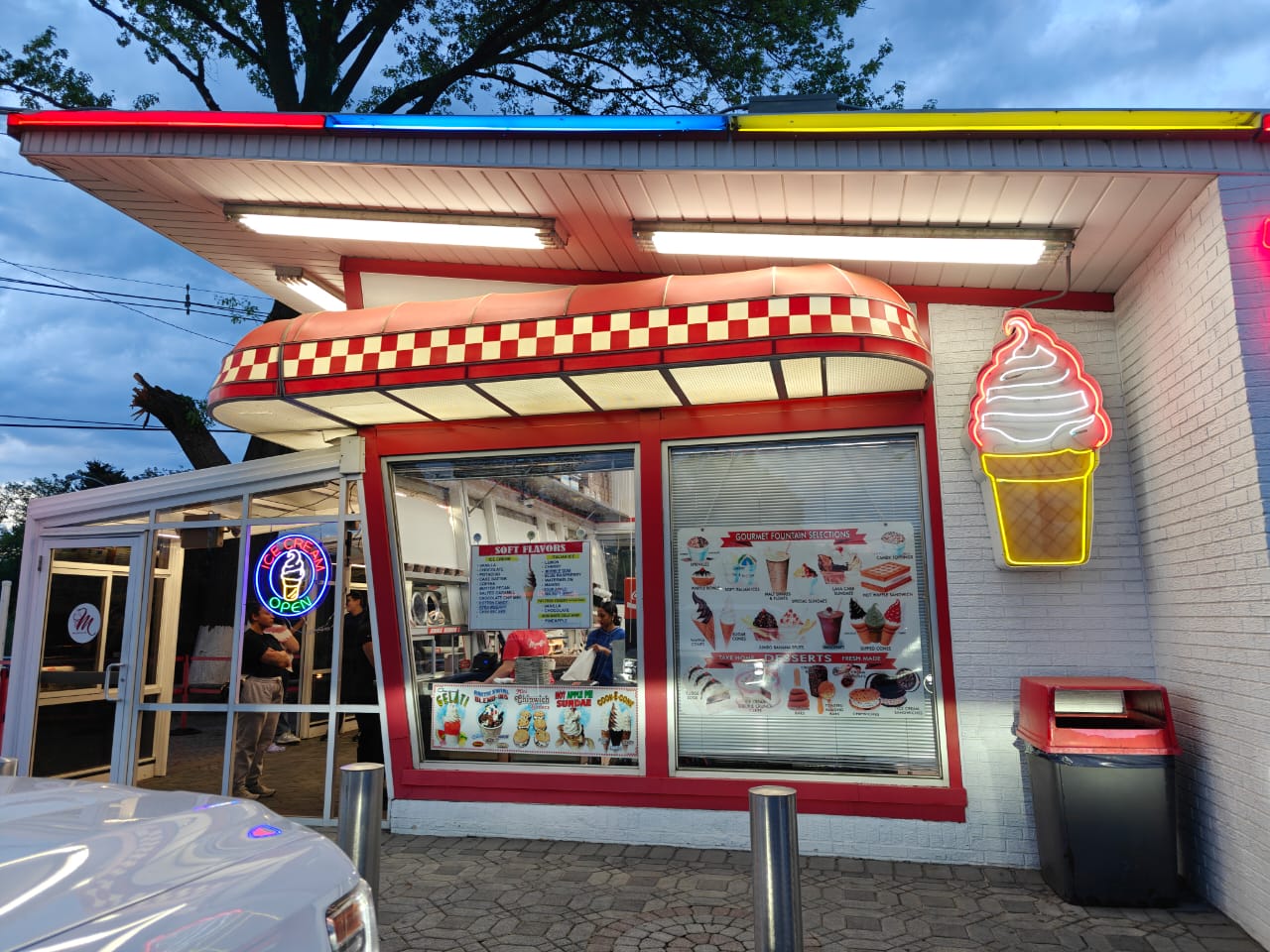 Magnifico's Ice Cream photo