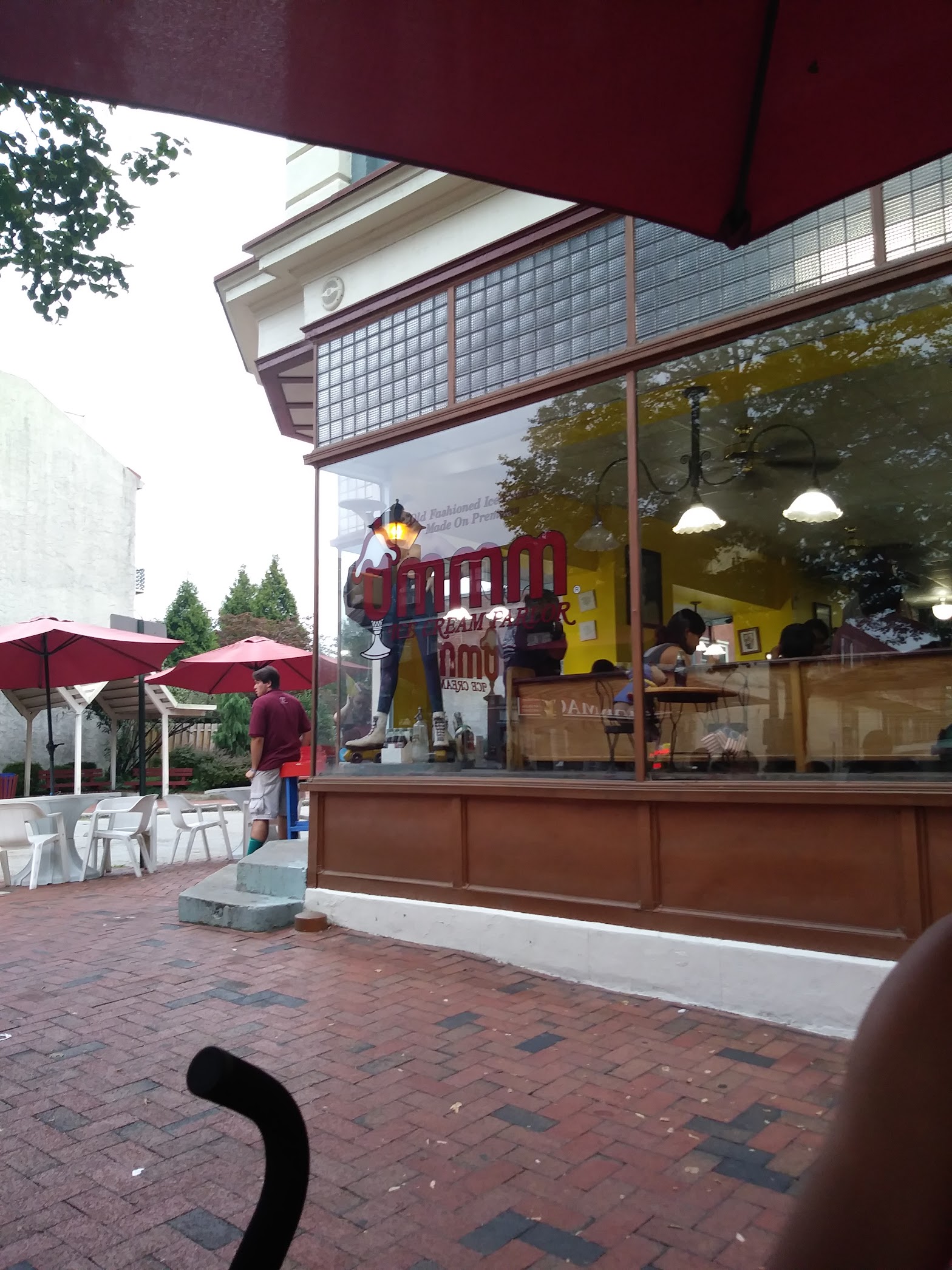 UMMM Ice Cream Parlor