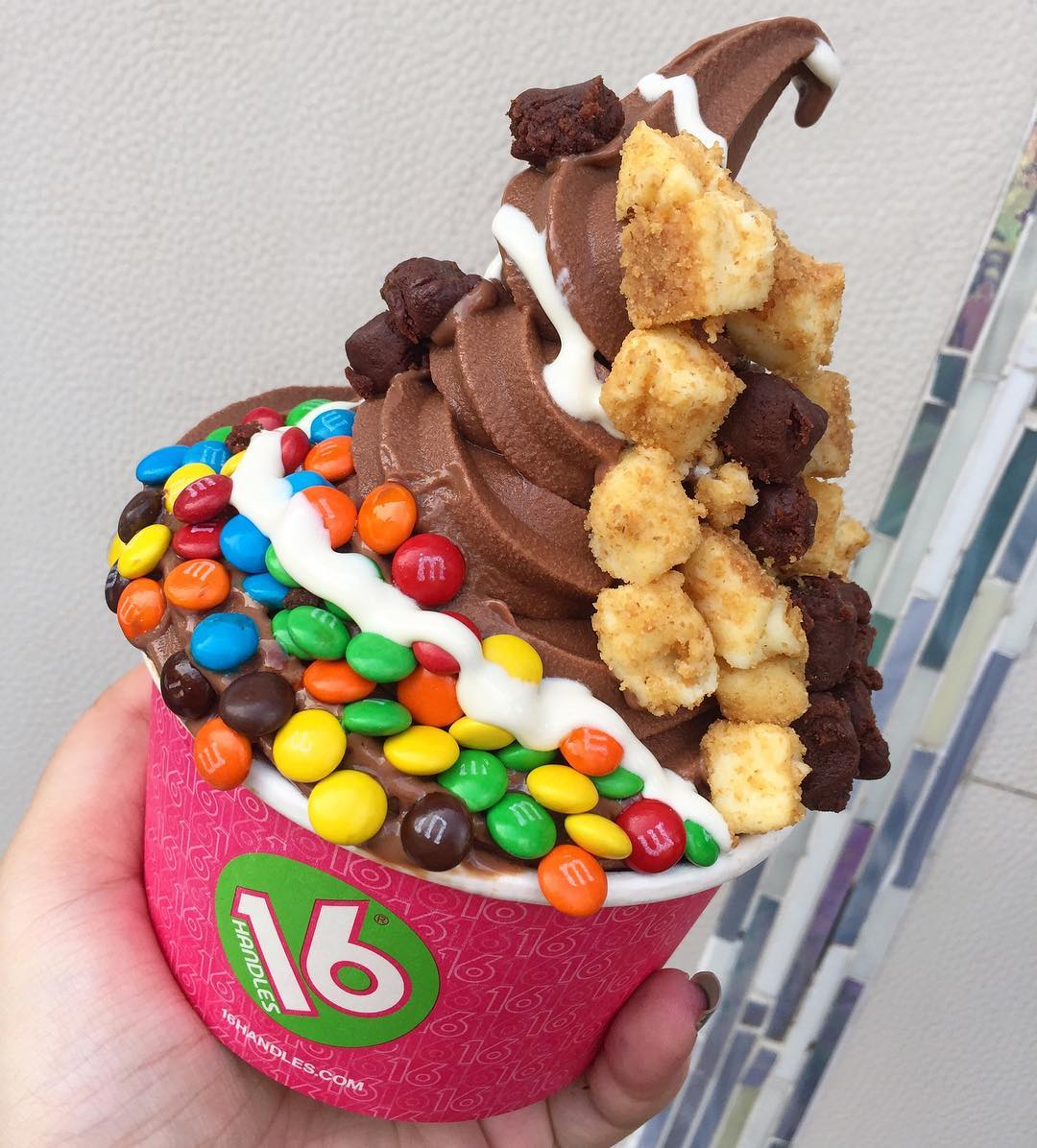 16 Handles photo
