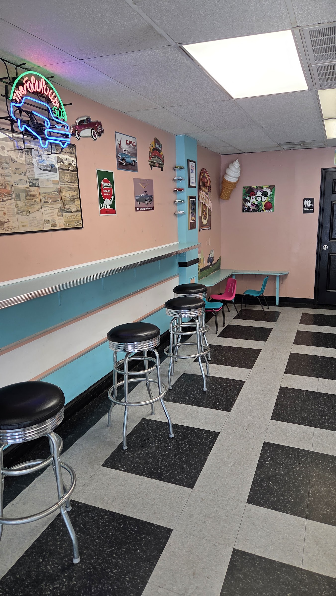 Leo's Ice Cream Company photo