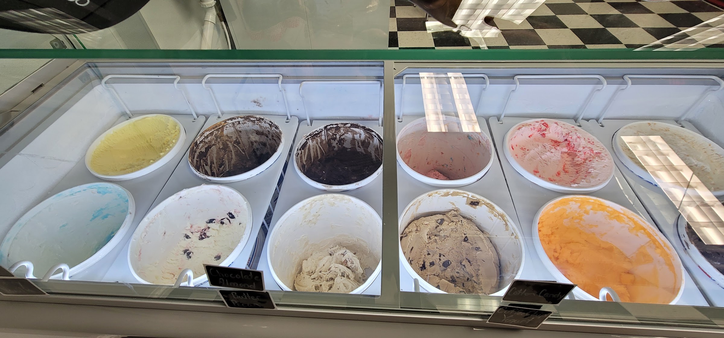 Broadway Scoops photo