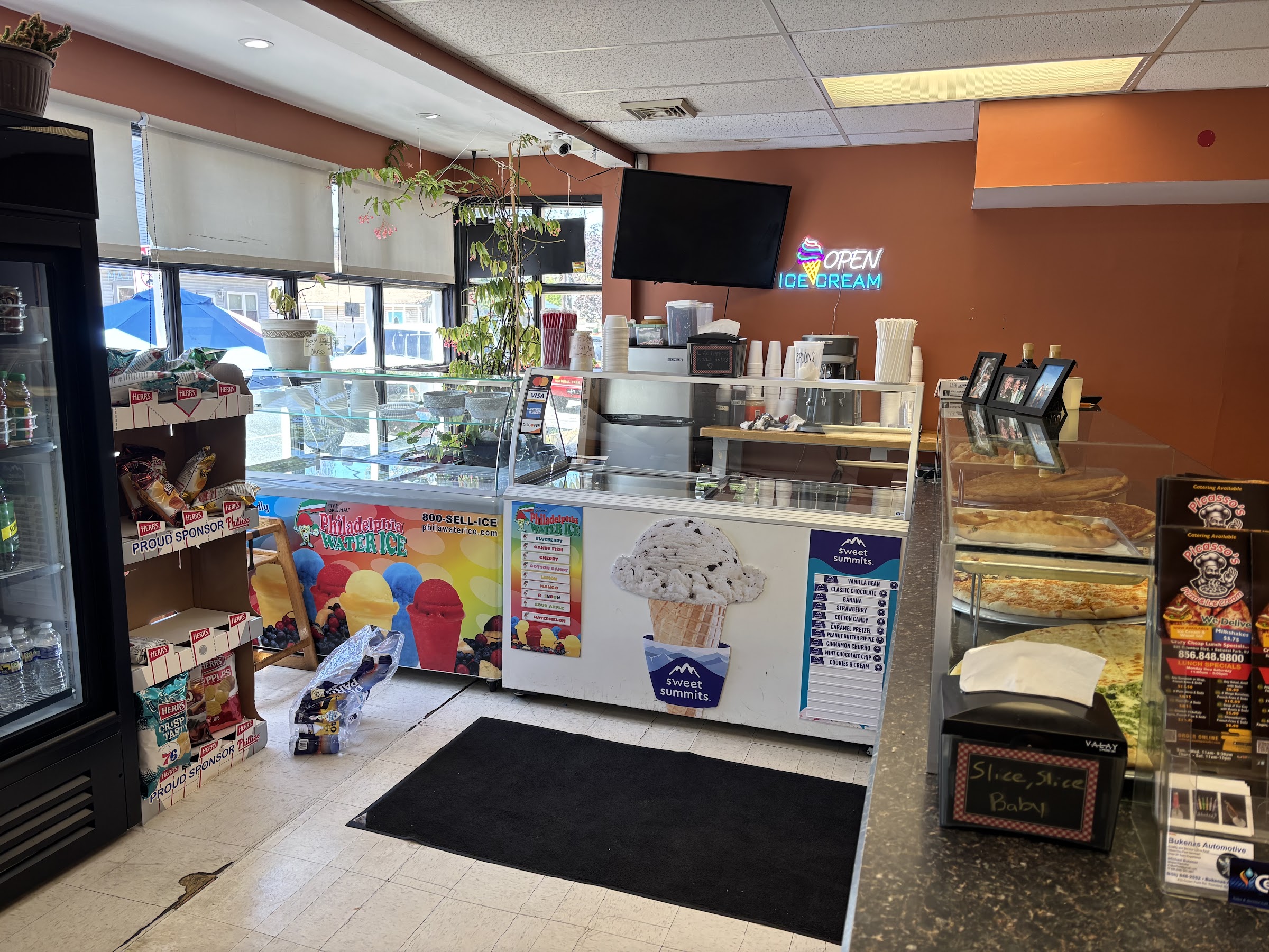 Picasso's Pizzeria & Icecream photo