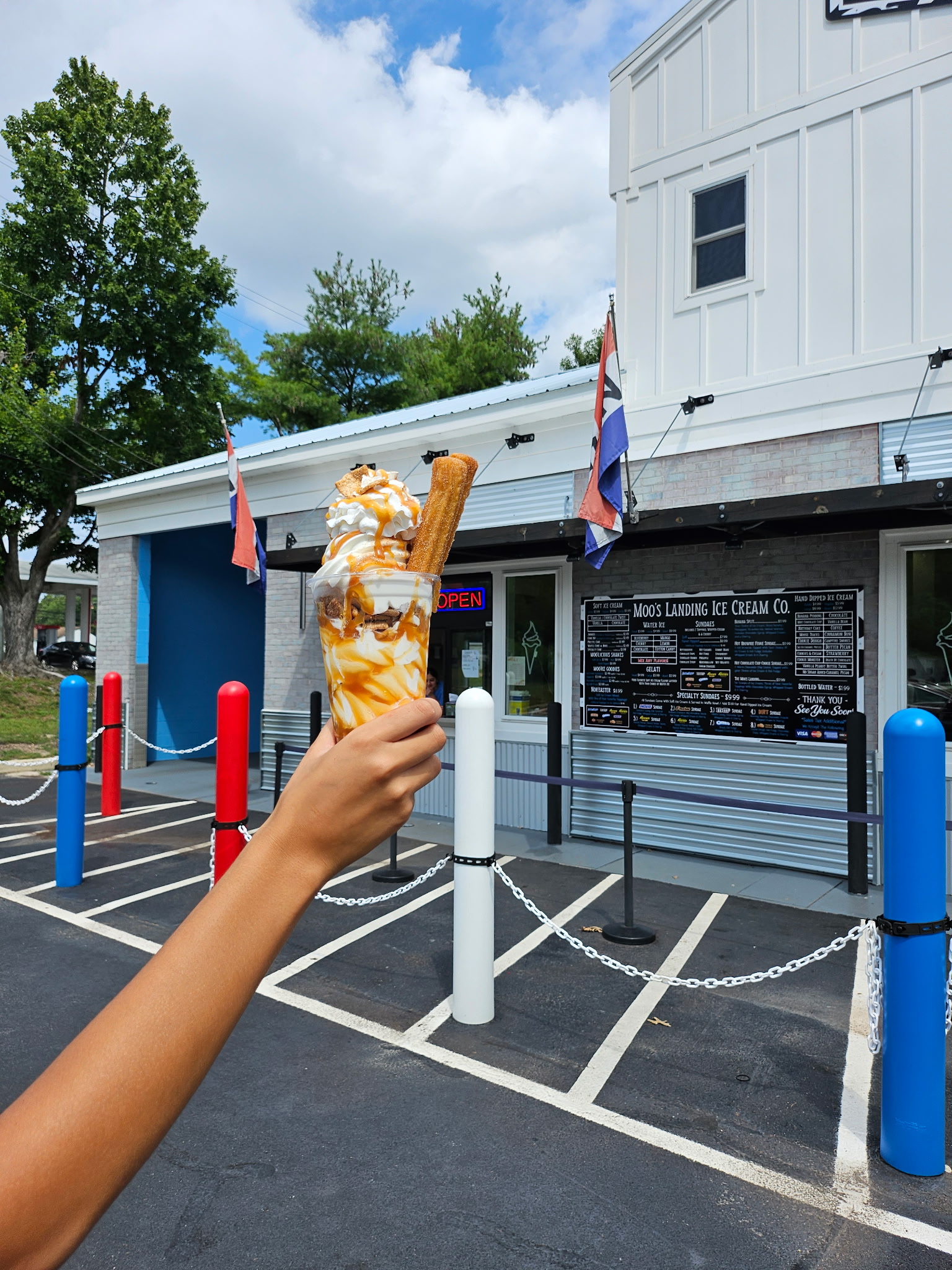 Moo's Landing Ice Cream Company