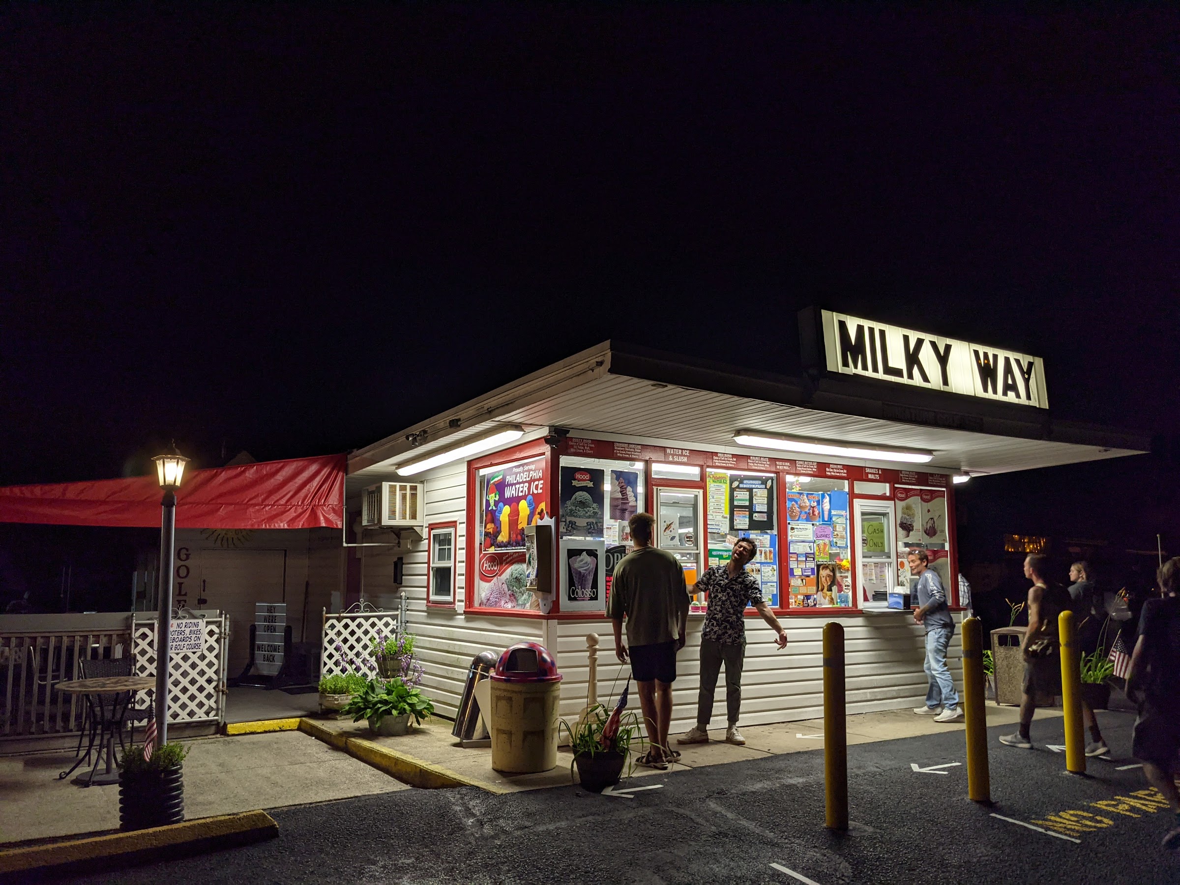 Milky Way Ice Cream & Mini Golf photo