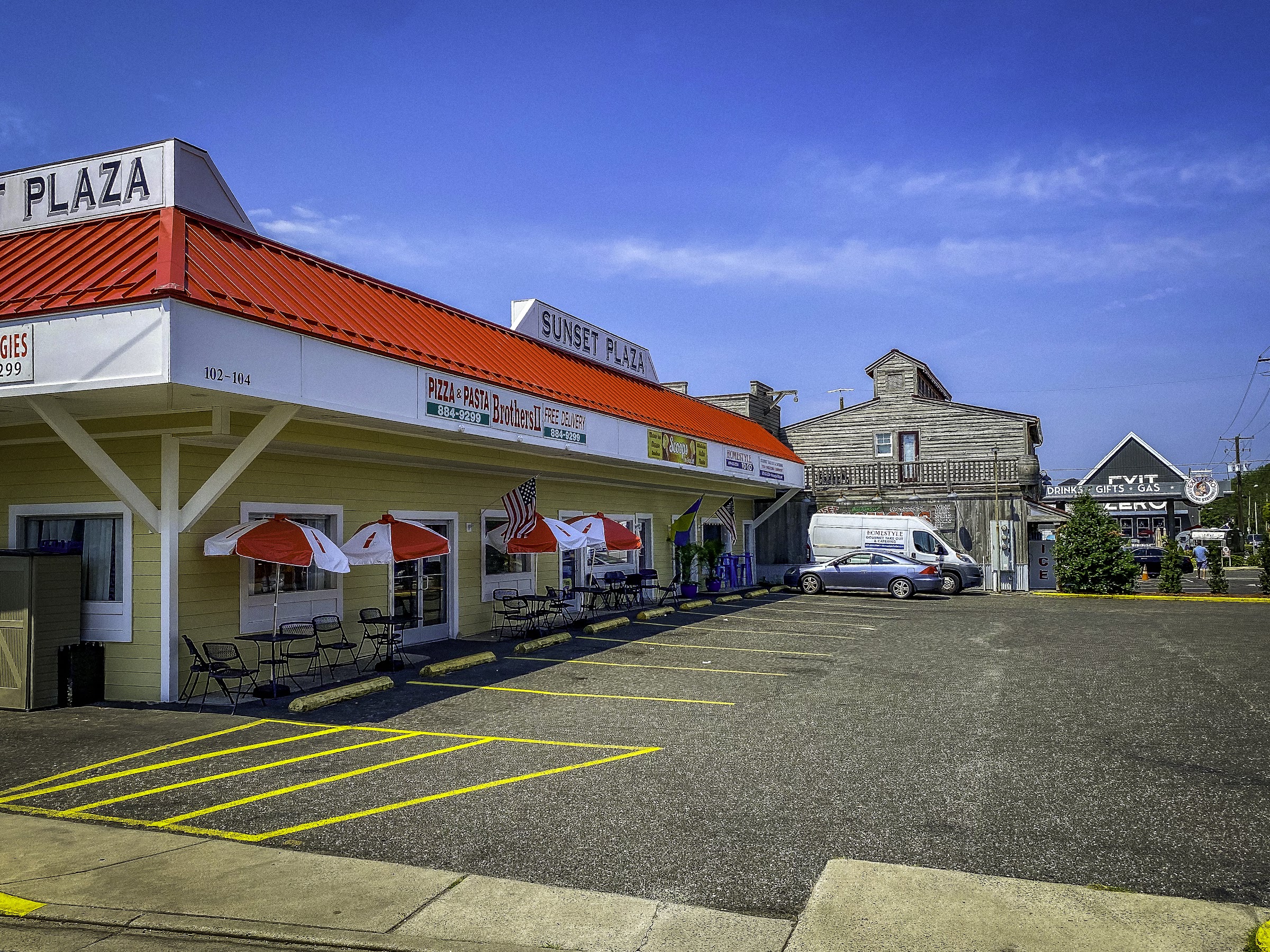 Scoops on Sunset photo