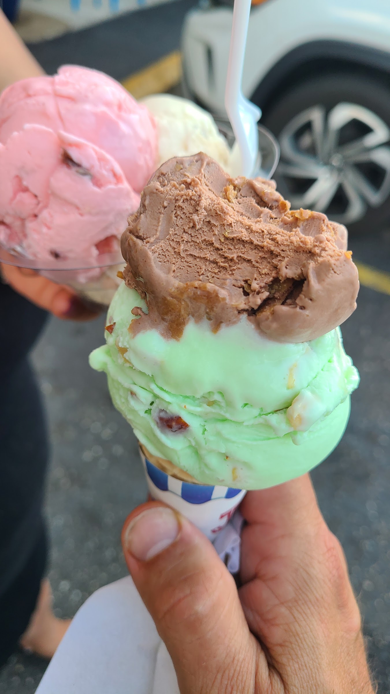 Scoops on Sunset photo